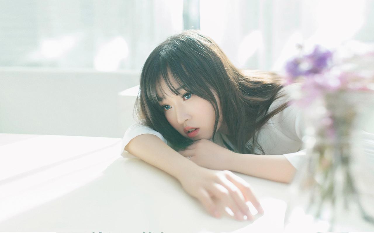 经历家暴后离婚，50岁脱口秀新人“房主任”出道